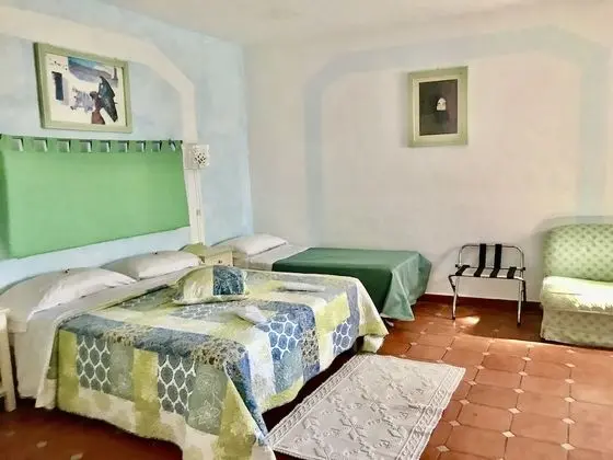Üç Kişilik Oda