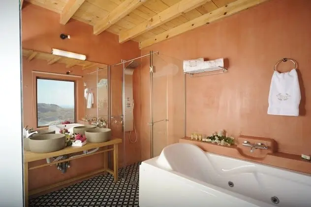 Deluxe Süit, 1 Yatak Odası, Sıcak Su Küveti, Deniz Manzaralı (Apartment)
