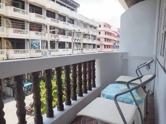 Large Balcony Room