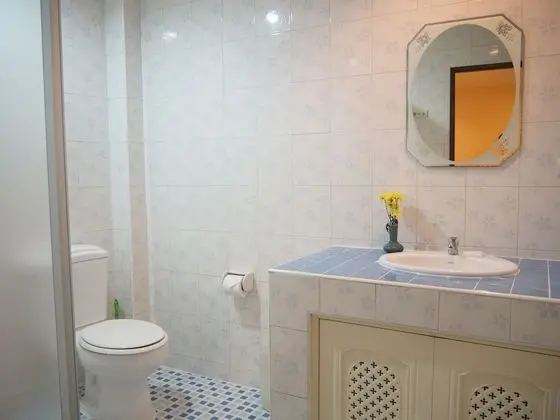 Small Room No Balcony