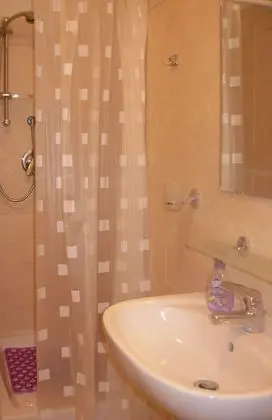 Deluxe Üç Kişilik Oda, Engellilere Uygun