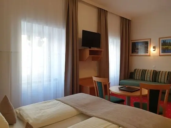 Üç Kişilik Oda, Balkon