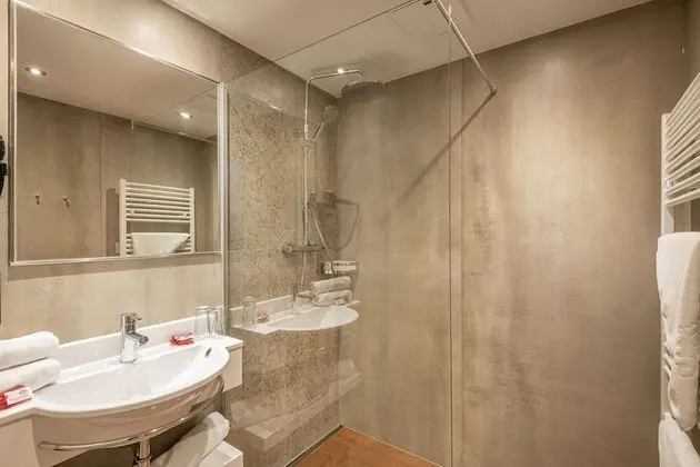 Üç Kişilik Oda, Balkon