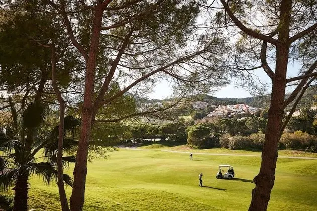 Premium Tek Büyük Yataklı Oda, Golf Manzaralı (Golf Side)