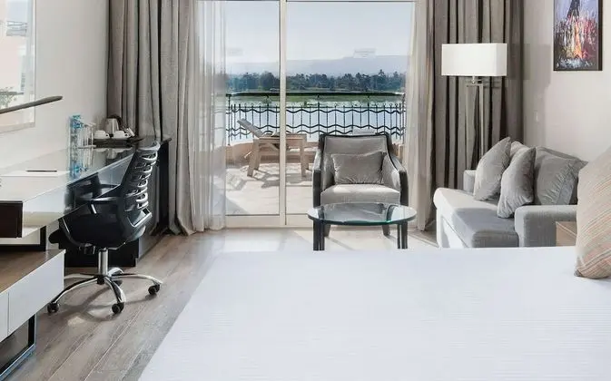 Executive Oda, Manzaralı (Superior, Front Nile View)
