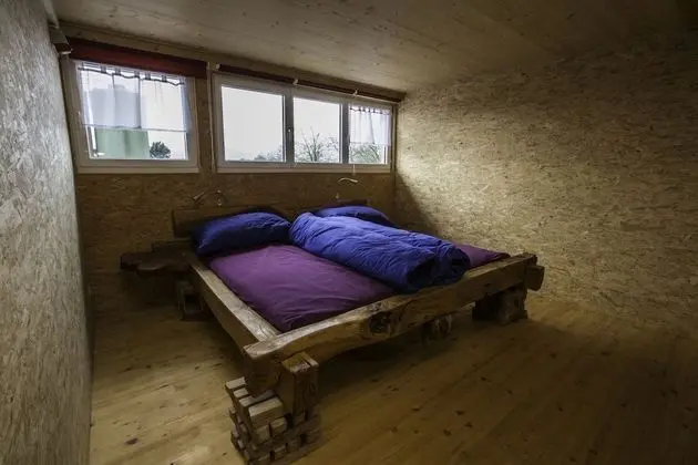 Tek Büyük Yataklı Oda, Ortak Banyo