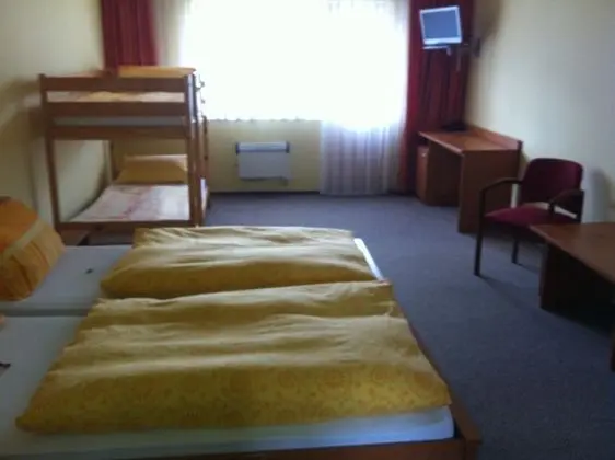 Family Dört Kişilik Oda