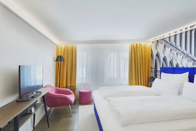 Tek Büyük Yataklı Oda, Şehir Manzaralı (Small)