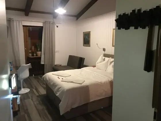 Üç Kişilik Oda, 1 Çift Kişilik Yatak ve Çekyat, Balkon