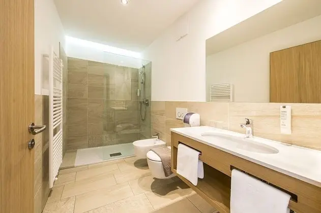 Tek Büyük Yataklı Oda, Bahçe Manzaralı