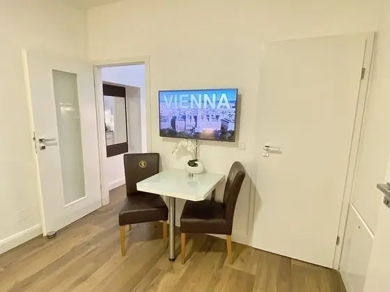 Economy Stüdyo, Zemin Kat