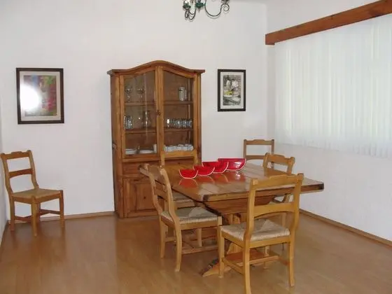 Süit (2 king + 1 Double bed)