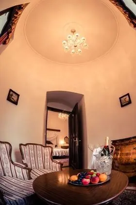 Deluxe Tek Büyük veya İki Ayrı Yataklı Oda (With Spa Access)