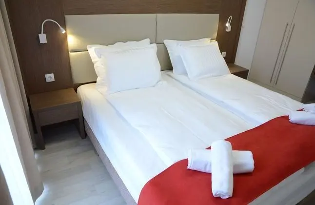 Apartment 21, Balcony, City View