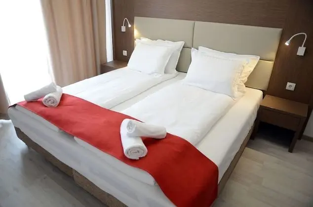 Apartment 21, Balcony, City View