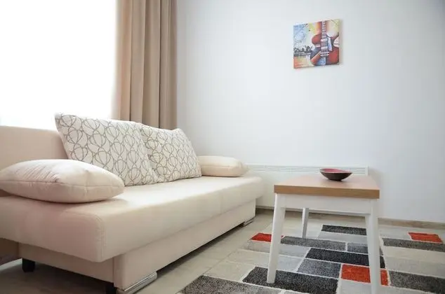 Apartment 21, Balcony, City View