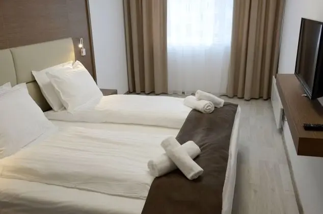 Apartment 22, Balcony, Park View