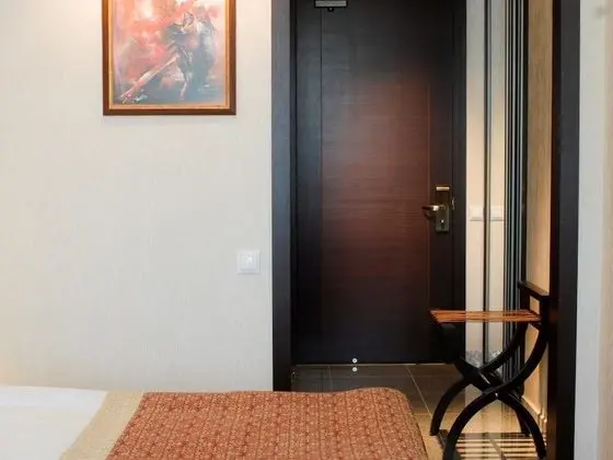 Business Tek Büyük veya İki Ayrı Yataklı Oda