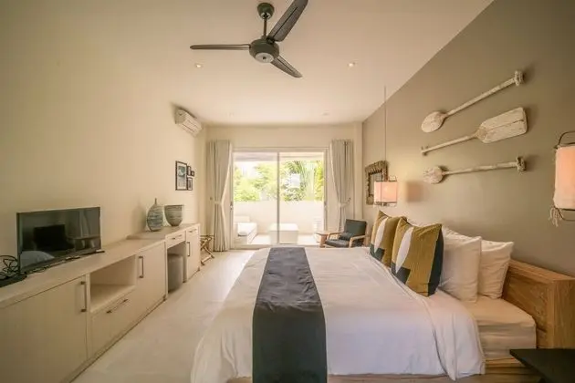 Villa (8 Bedrooms)
