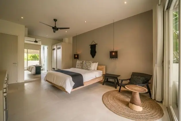 Villa (8 Bedrooms)