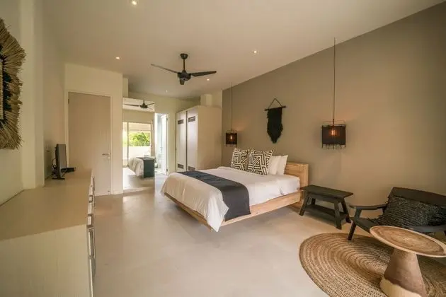 Villa (8 Bedrooms)