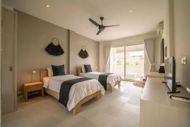 Villa (8 Bedrooms)
