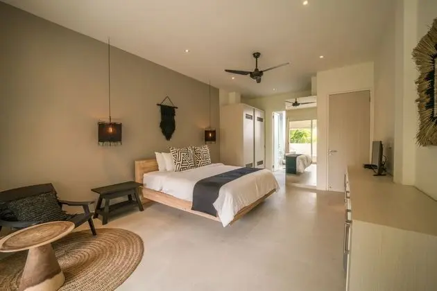 Villa (8 Bedrooms)
