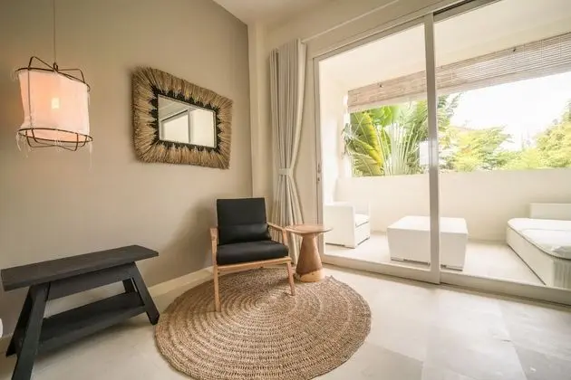 Villa (8 Bedrooms)