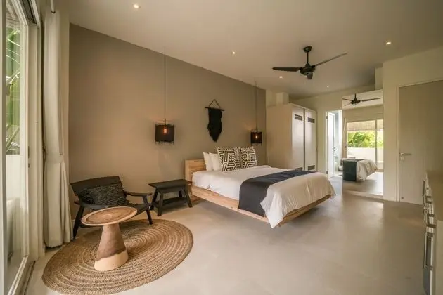 Villa (8 Bedrooms)