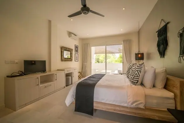 Villa (8 Bedrooms)