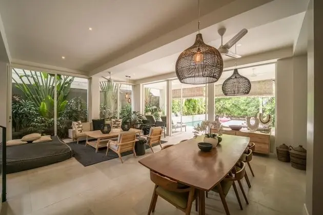 Villa (8 Bedrooms)