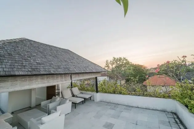 Villa (8 Bedrooms)