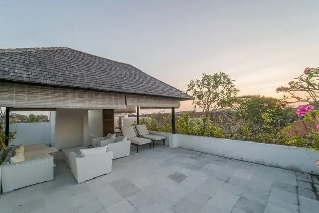 Villa (8 Bedrooms)