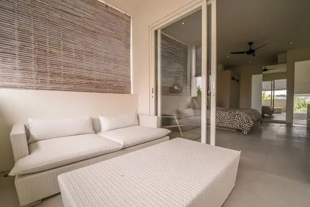 Villa (8 Bedrooms)