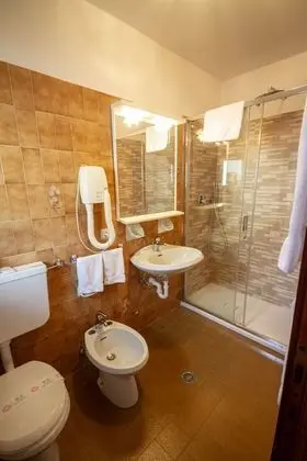 Standard Üç Kişilik Oda