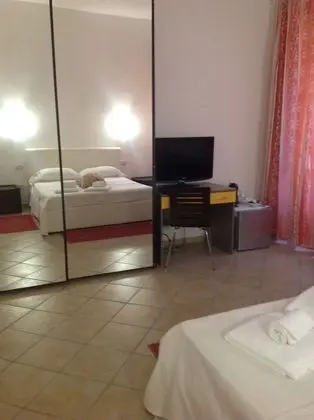 Economy Tek Büyük Yataklı Oda, Ortak Banyo