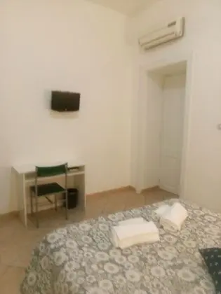 Economy Tek Büyük Yataklı Oda, Ortak Banyo