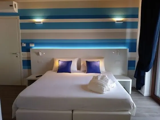Superior Tek Büyük veya İki Ayrı Yataklı Oda