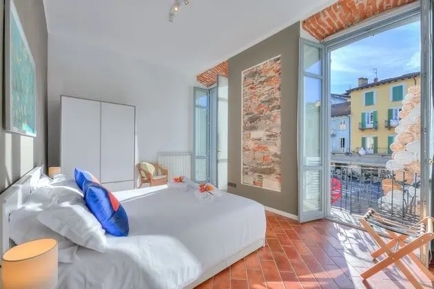 Standard Apart Daire, 1 En Büyük (King) Boy Yatak ve Çekyat (Stella Del Lago Pied Dans L'Eau)