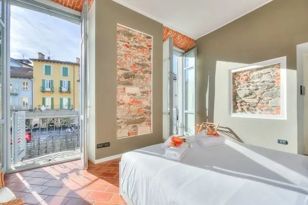 Standard Apart Daire, 1 En Büyük (King) Boy Yatak ve Çekyat (Stella Del Lago Pied Dans L'Eau)