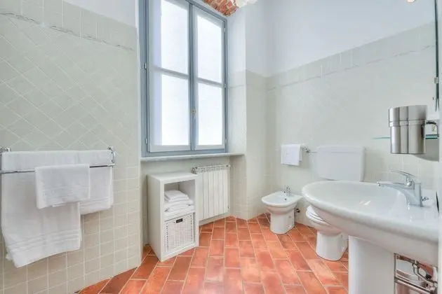 Standard Apart Daire, 1 En Büyük (King) Boy Yatak ve Çekyat (Stella Del Lago Pied Dans L'Eau)