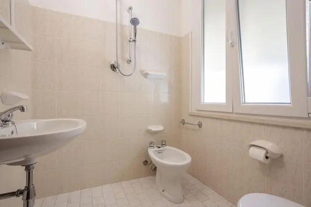 Economy Tek Büyük Yataklı Oda (external private bathroom)