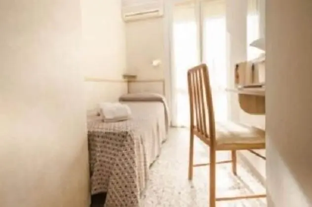 Economy Tek Kişilik Oda (external private bathroom)