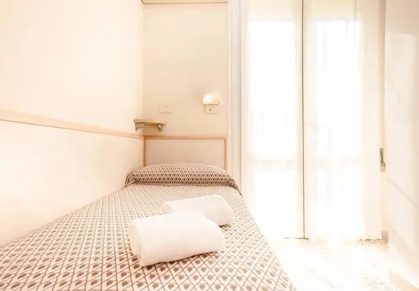 Economy Tek Kişilik Oda (external private bathroom)