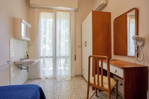 Economy Tek Kişilik Oda (external private bathroom)