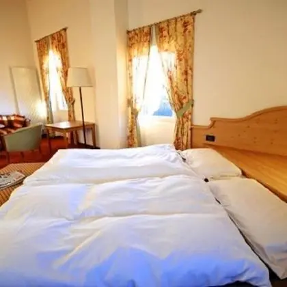 Üç Kişilik Oda
