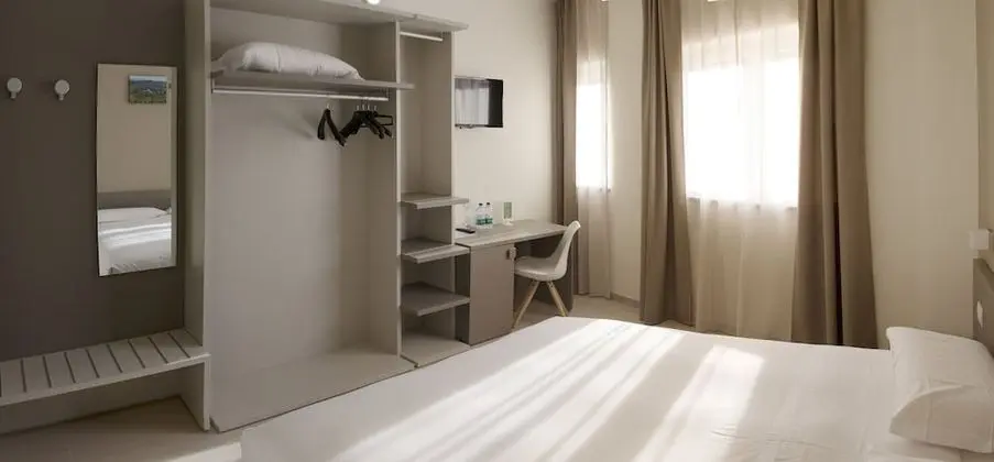 Standard Tek Büyük veya İki Ayrı Yataklı Oda