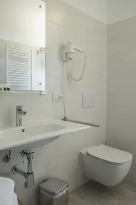 Standard Tek Büyük veya İki Ayrı Yataklı Oda