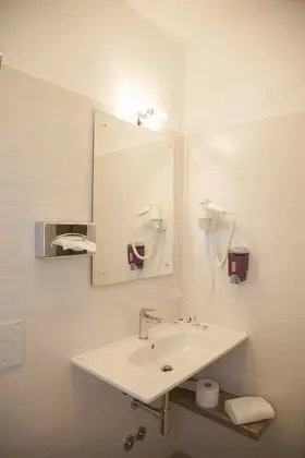 Standard Tek Büyük veya İki Ayrı Yataklı Oda