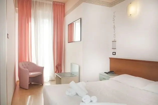 Standard Tek Büyük veya İki Ayrı Yataklı Oda, Banyolu/Duşlu